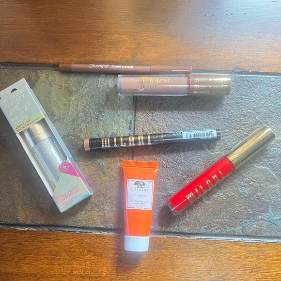 New bulk of makeup for sale. - Picture 2 of 2